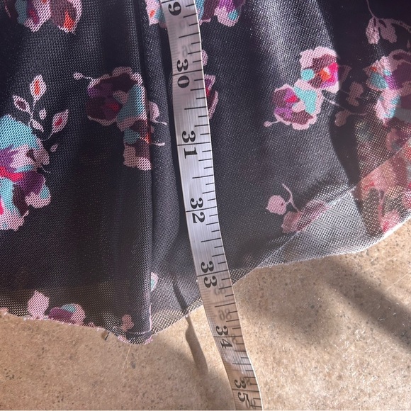 Lane Bryant shirt - black/pink floral short sleeve sheer mesh high/low tunic - Picture 8 of 8